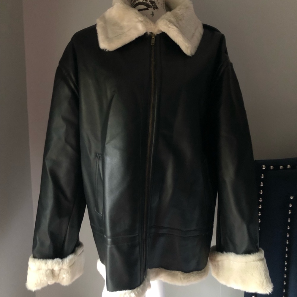 Miletta Faux Leather Winter Coat Black With Cream Faux Fur Lining Size 1X